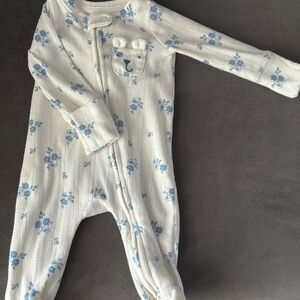 BABY GAP White One-Piece Footed Sleeper with Light Blue Floral Print